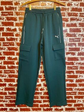 NWT Puma Green Terrain Sport Relaxed Cargo Pants Gorpcore Athleisure. Small